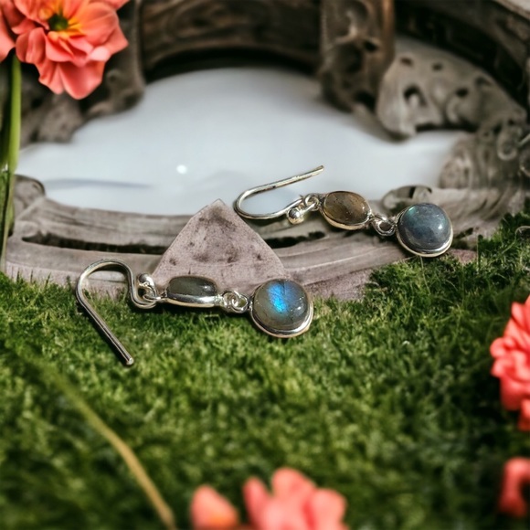 925 Labradorite Earrings. - Picture 11 of 16